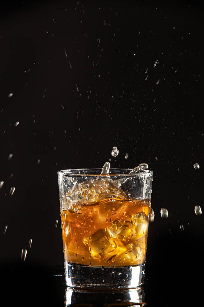 Whisky et glace
 - Photo, image