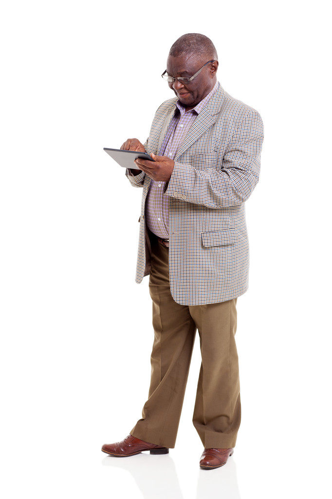 africano americano vecchio utilizzando tablet computer
 - Foto, immagini