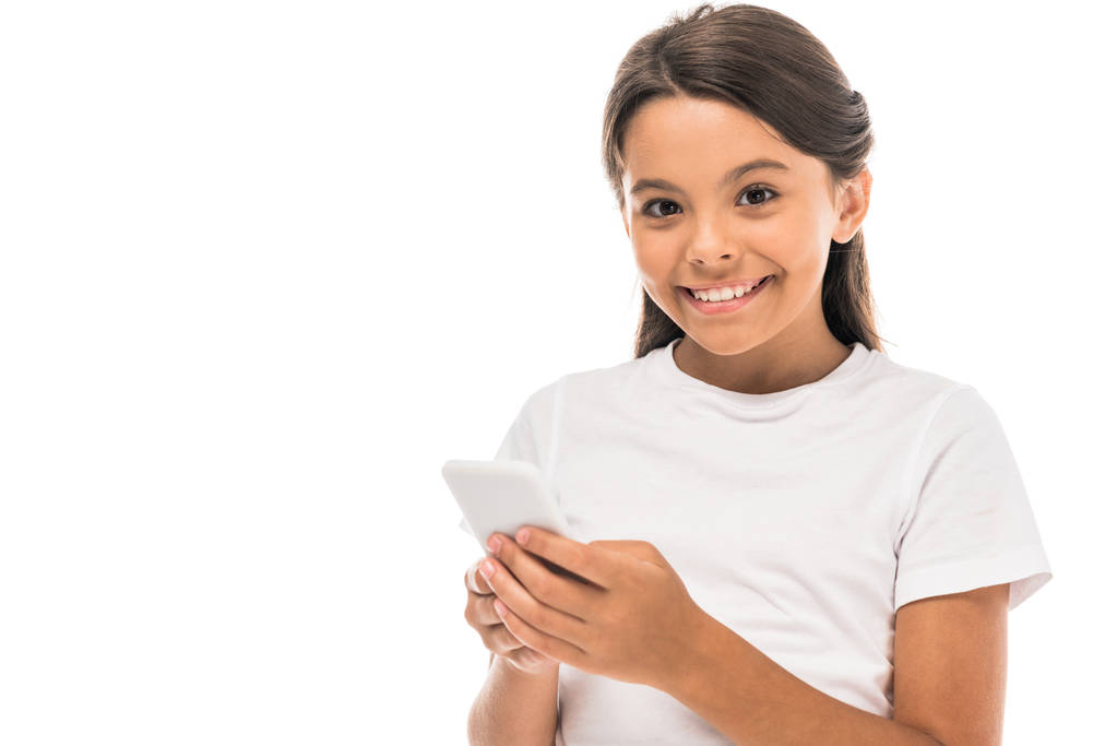 щаслива дитина використовує смартфон ізольовано на білому
  - Фото, зображення