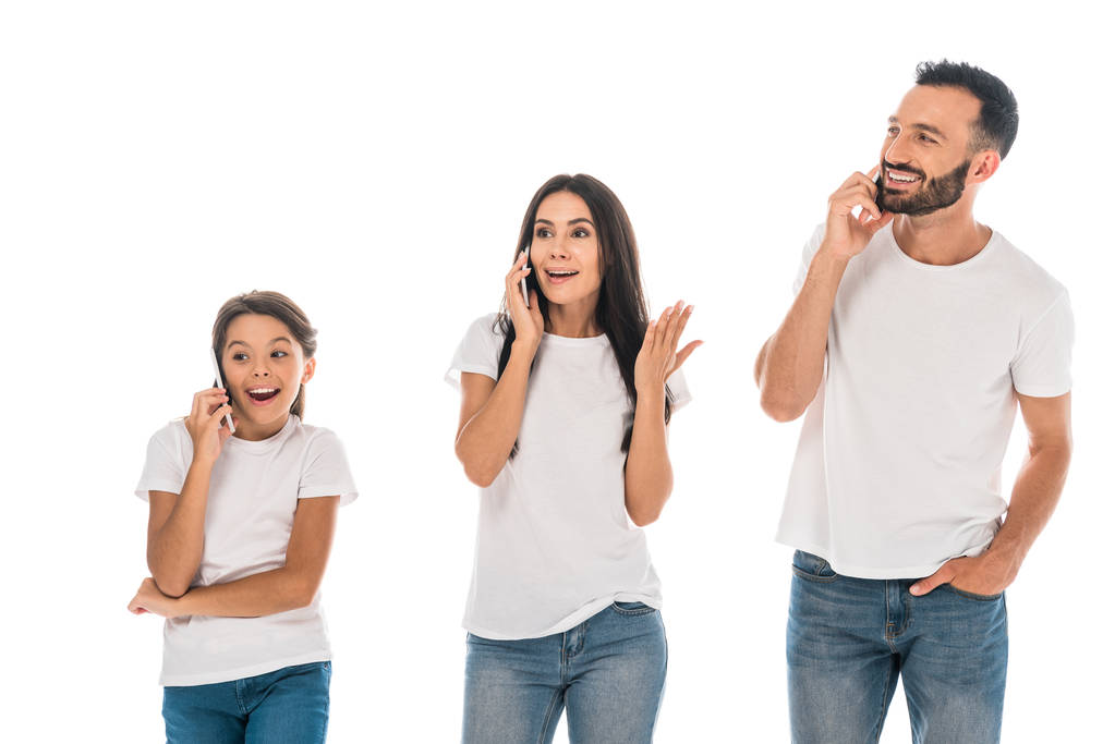 heureux enfant et parents parler sur les smartphones isolés sur blanc
  - Photo, image