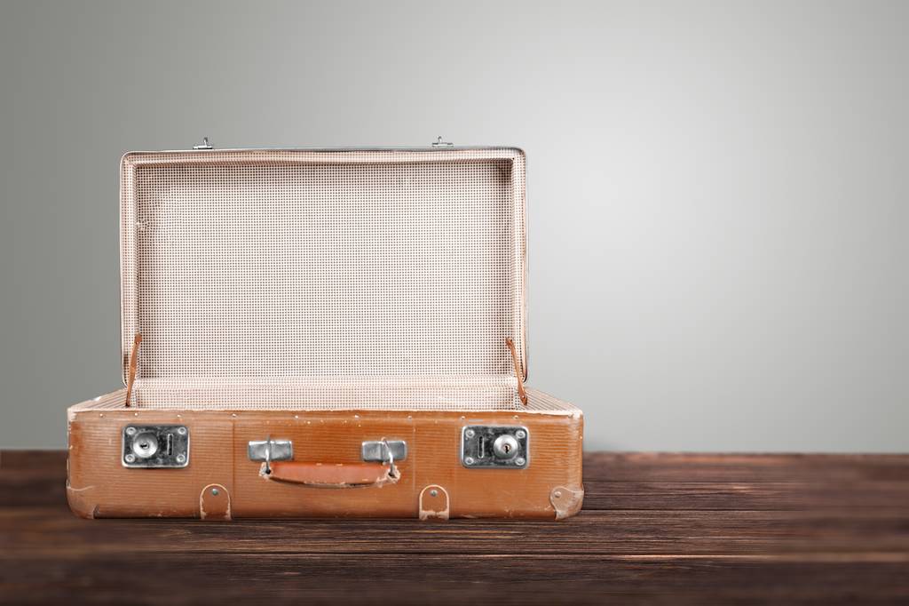 Üres Vintage bőrönd, utazási koncepció - Fotó, kép