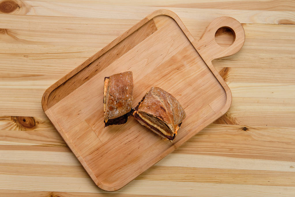 Sandwich mit Rindfleisch und Käse - Foto, Bild