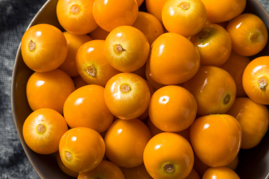 Грубі оранжеві органічні ґусеберрі - Фото, зображення