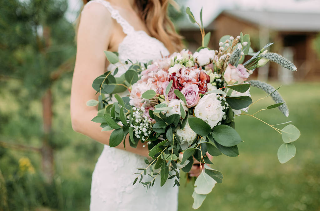 Çiçek düğün süslemesi çiçekçi gelin buketi tasarımı - Fotoğraf, Görsel