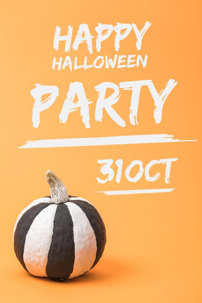 смугастий розфарбований чорно-білий гарбуз на помаранчевому барвистому фоні з щасливою вечіркою на Хеллоуїн, 31 жовтня ілюстрація
 - Фото, зображення