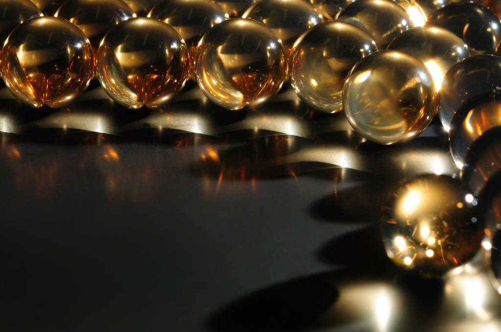 Close-up grote transparante glazen ballen - Foto, afbeelding