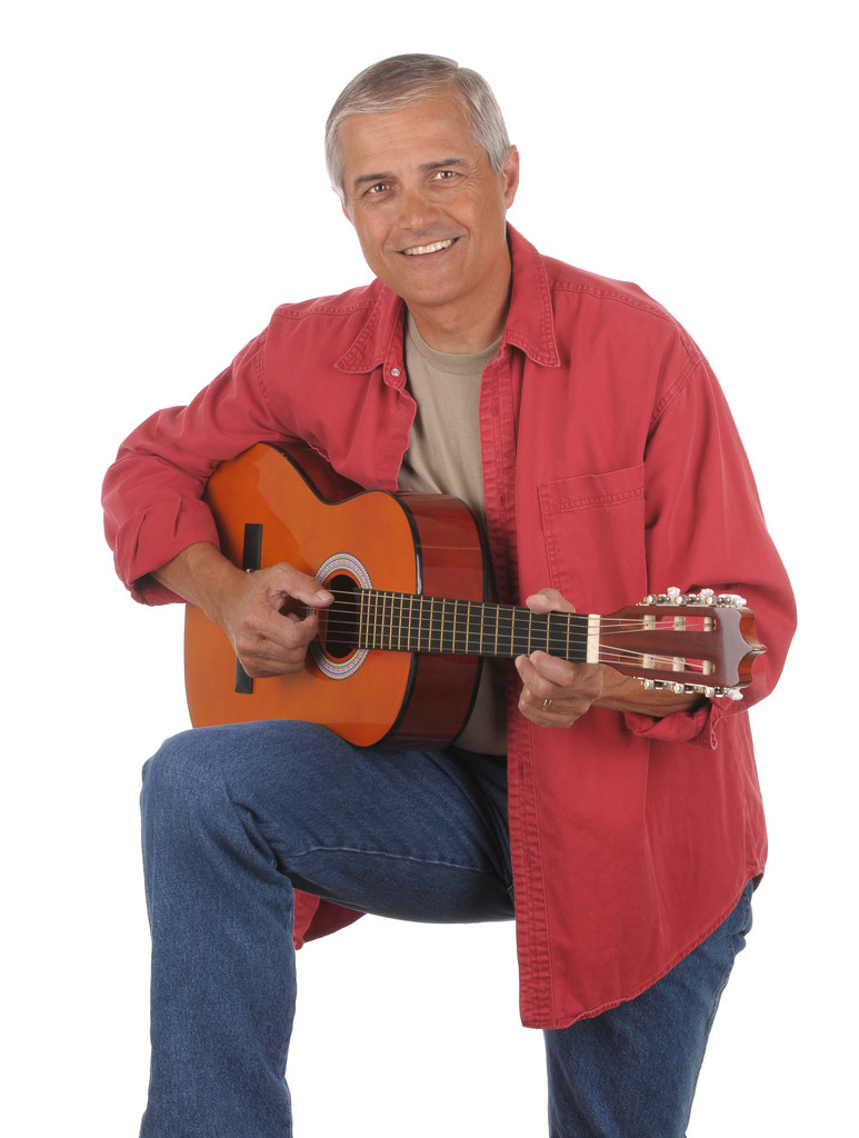 középső férfi gitározni - Fotó, kép