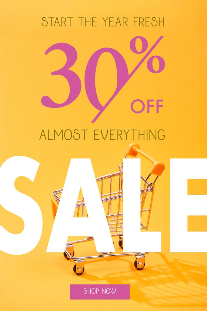 empty small shopping cart on bright orange background with 30 percent off sale illustration  - Photo, Image