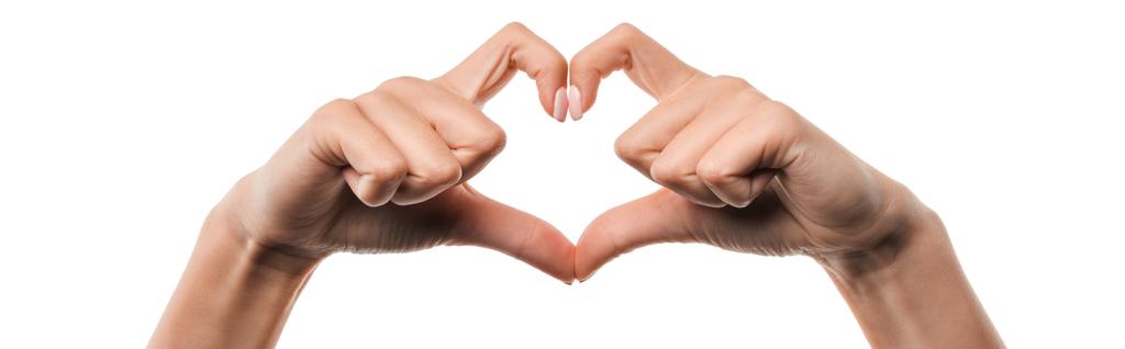 plano panorámico de la mujer que muestra el signo en forma de corazón con los dedos aislados en blanco
  - Foto, imagen