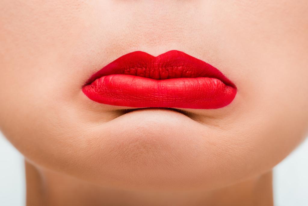 крупным планом расстроенная женщина с красными губами
  - Фото, изображение