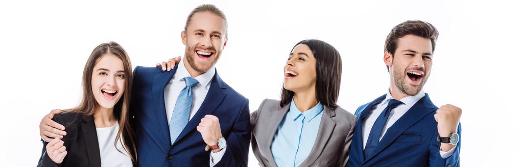pessoas de negócios multiculturais felizes em ternos rindo e mostrando sim gestos isolados em branco, tiro panorâmico
 - Foto, Imagem