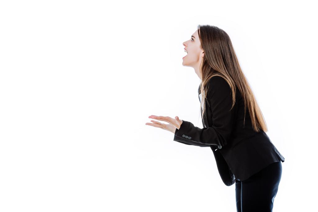 vista lateral de empresária irritada em terno gritando isolado no branco
 - Foto, Imagem