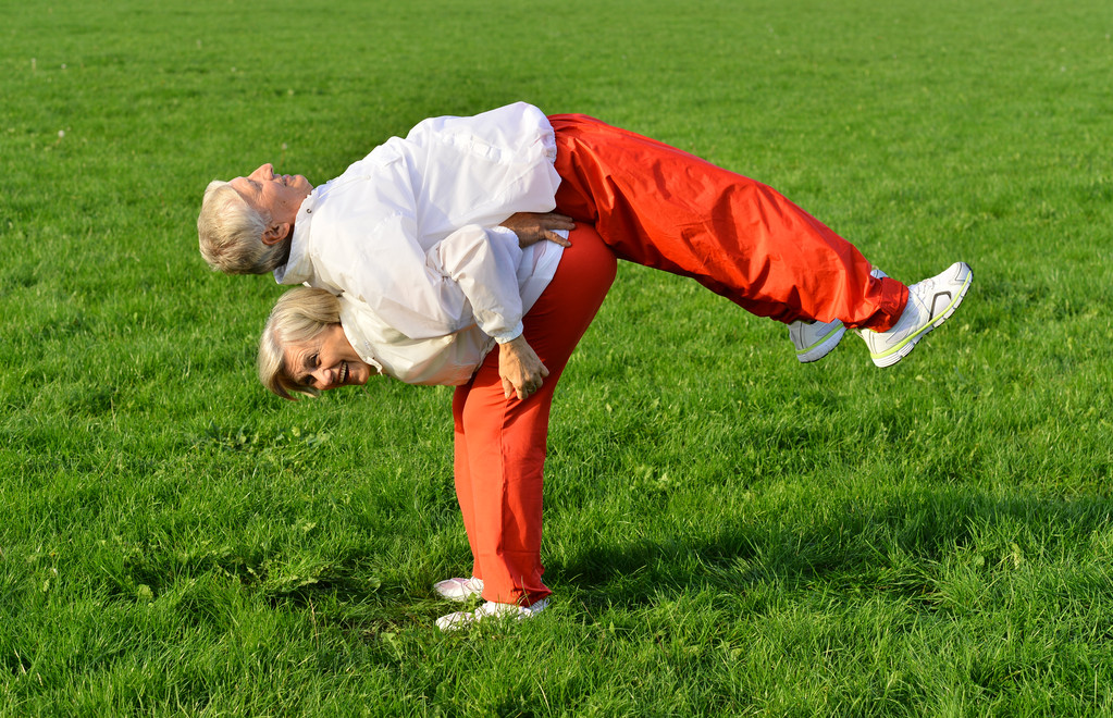 Sportive yaşlı çift - Fotoğraf, Görsel