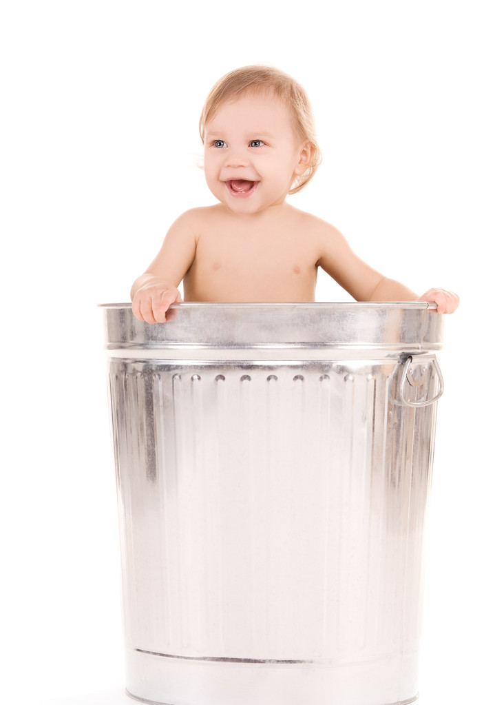 ゴミ箱の中の赤ちゃん - 写真・画像