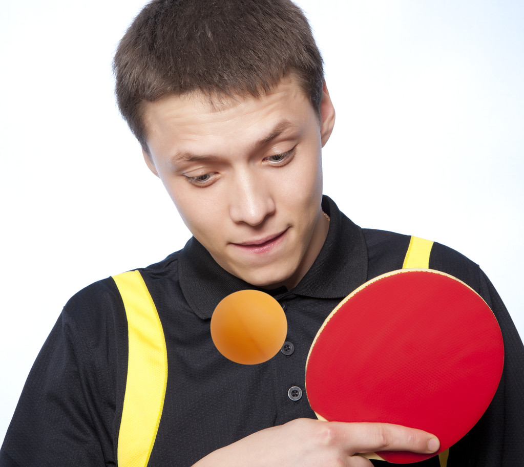 Mann spielt Tischtennis - Foto, Bild