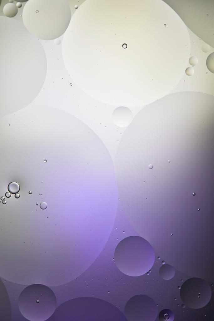Beautiful purple and grey color texture from mixed water and oil bubbles - Photo, Image