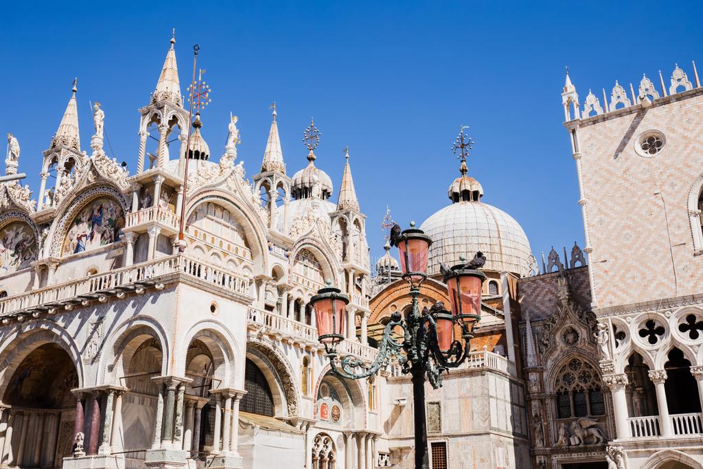 Venedik, İtalya 'daki antik Saint Mark Katedrali  - Fotoğraf, Görsel