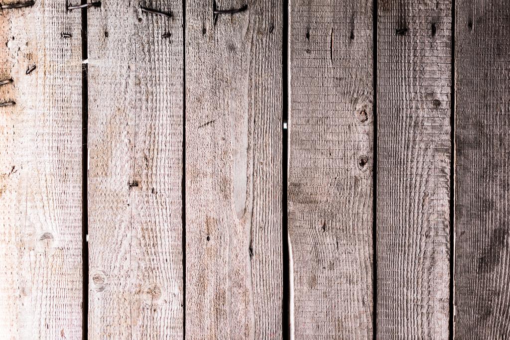 ošlehaný dřevěný přírodní texturovaný šedý povrch s nehty - Fotografie, Obrázek