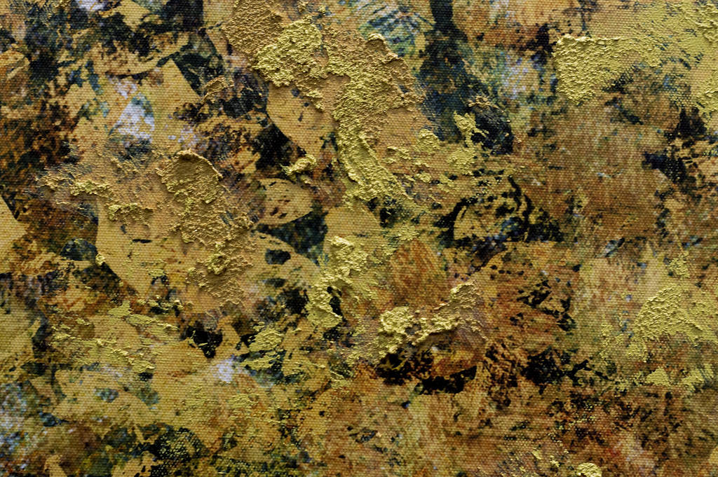 Antigua pared pintada de amarillo con salpicaduras oscuras. Fondo textural abstracto. Vista frontal
. - Foto, imagen