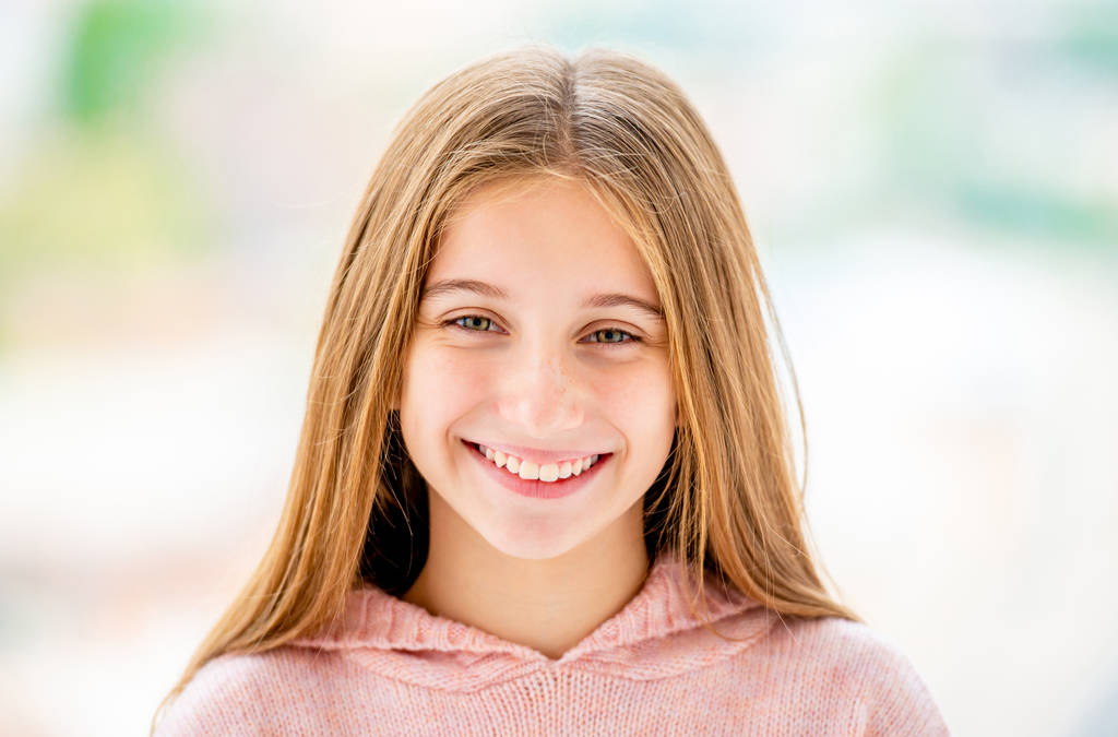 Ritratto di ragazza sorridente - Foto, immagini
