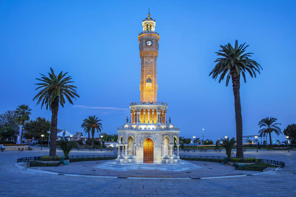 Izmirská hodinová věž. Slavná hodinová věž se stala symbolem Izmir - Fotografie, Obrázek