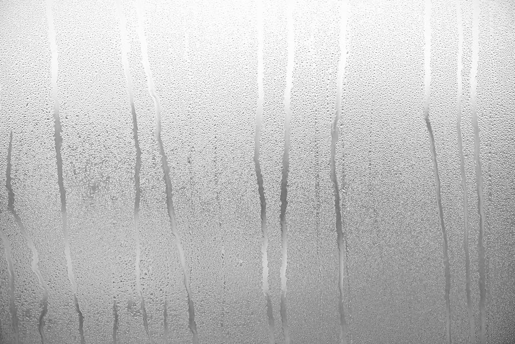 Γυαλί με συμπύκνωση, Παράθυρο με ατμό και νερό ως φόντο ή υφή - Φωτογραφία, εικόνα