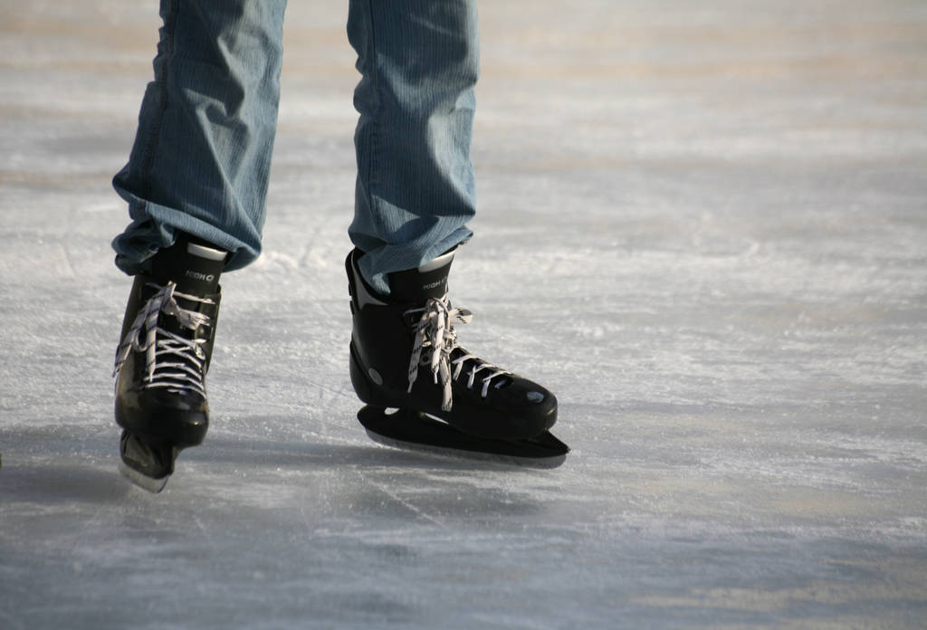 patinaje sobre una superficie de hielo - Foto, imagen