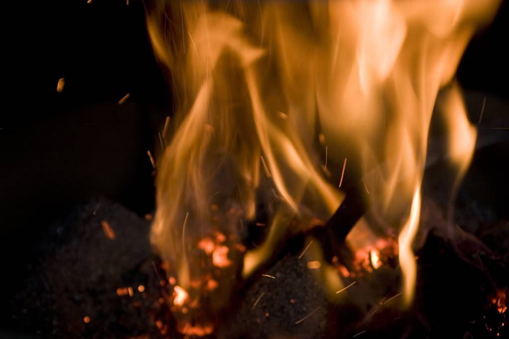 fiamma calda, fuoco rosso ardente  - Foto, immagini