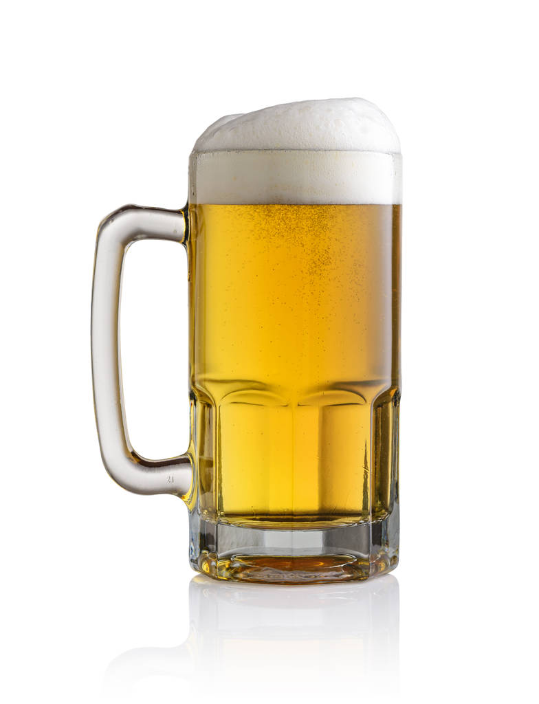 vetro di birra isolato su sfondo bianco - Foto, immagini
