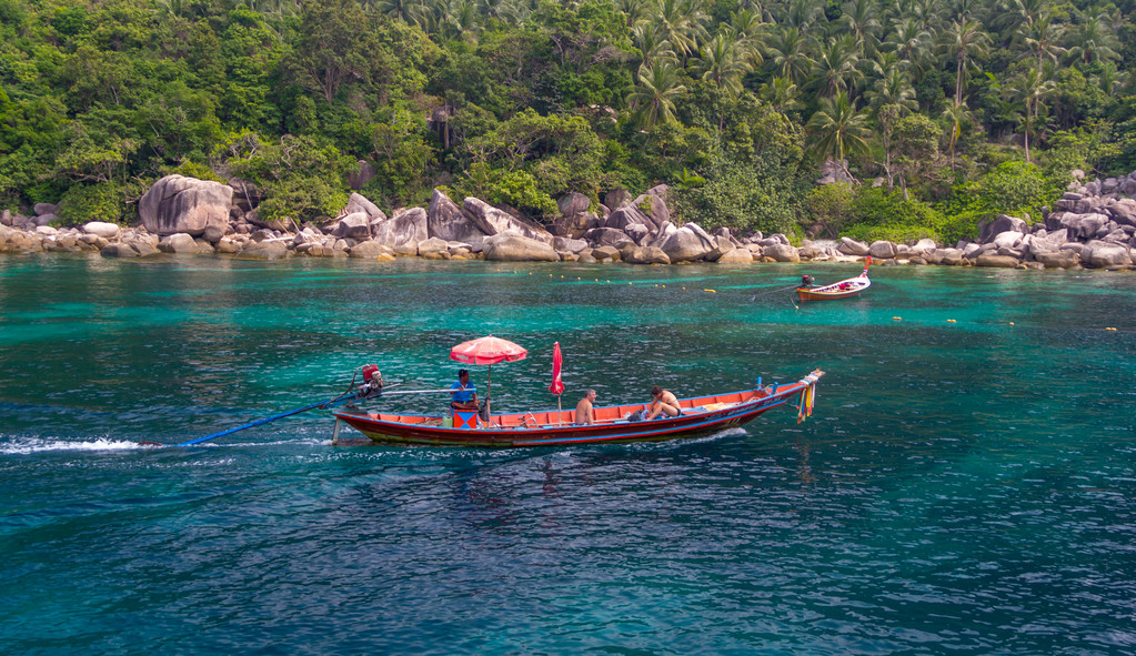 Barco de táxi no mar tropical
 - Foto, Imagem