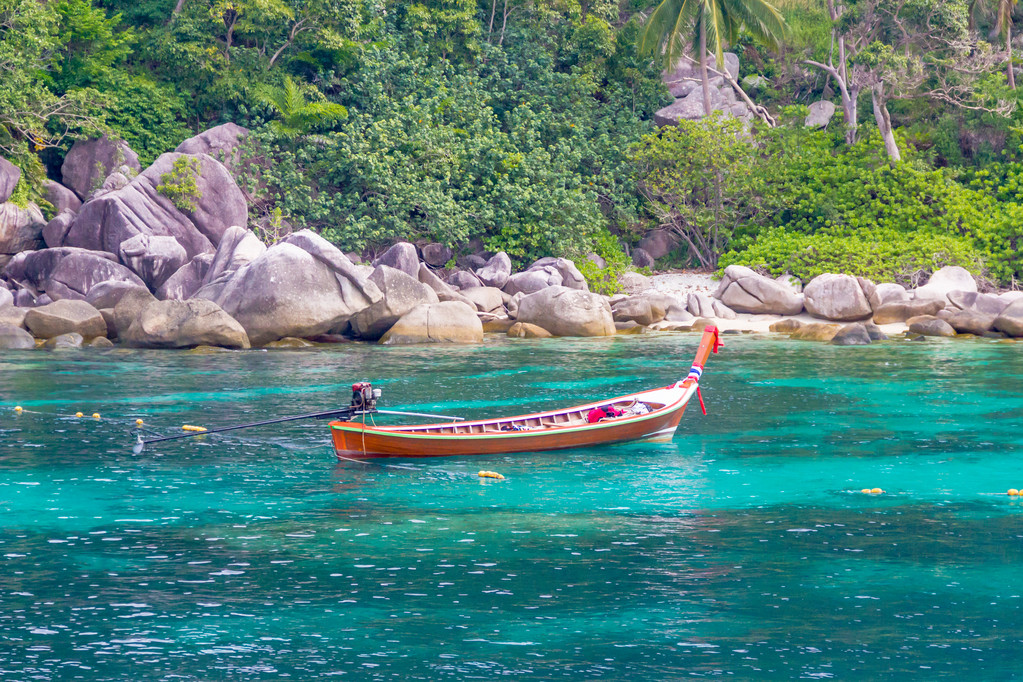 Barco de táxi no mar tropical
 - Foto, Imagem