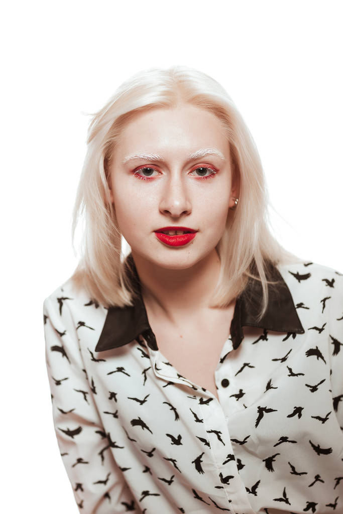 retrato de chica albina rubia en el estudio
. - Foto, Imagen