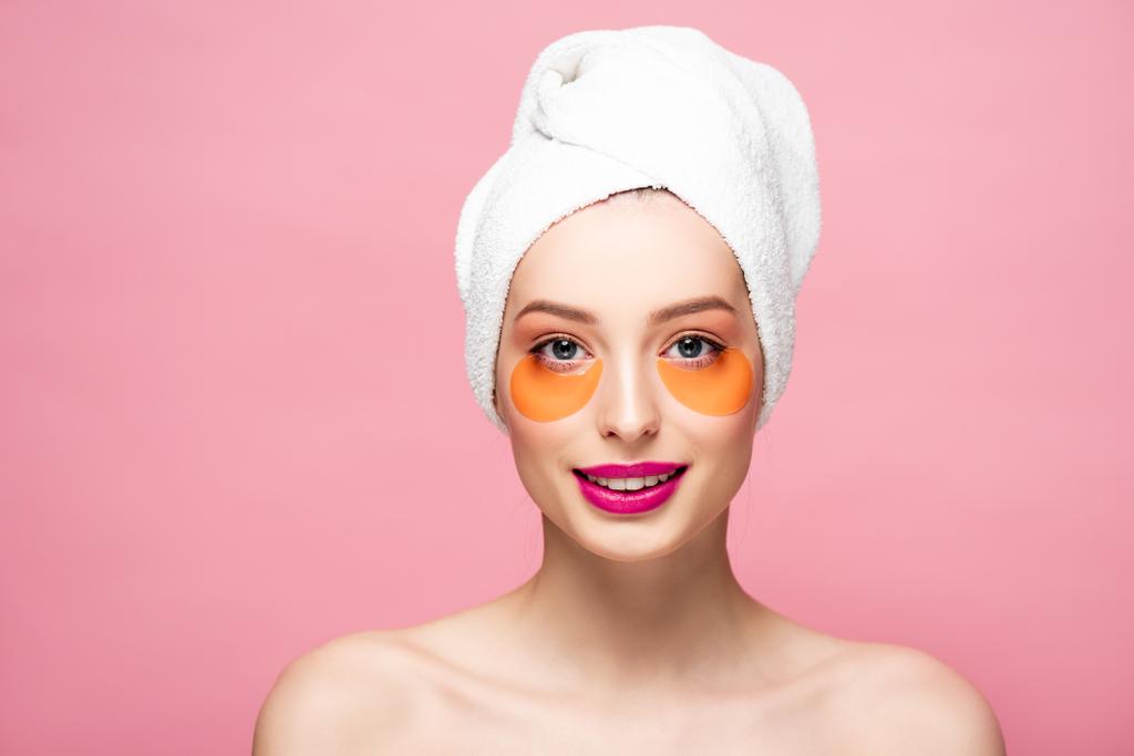 cheerful naked girl with eye patches isolated on pink  - Fotoğraf, Görsel