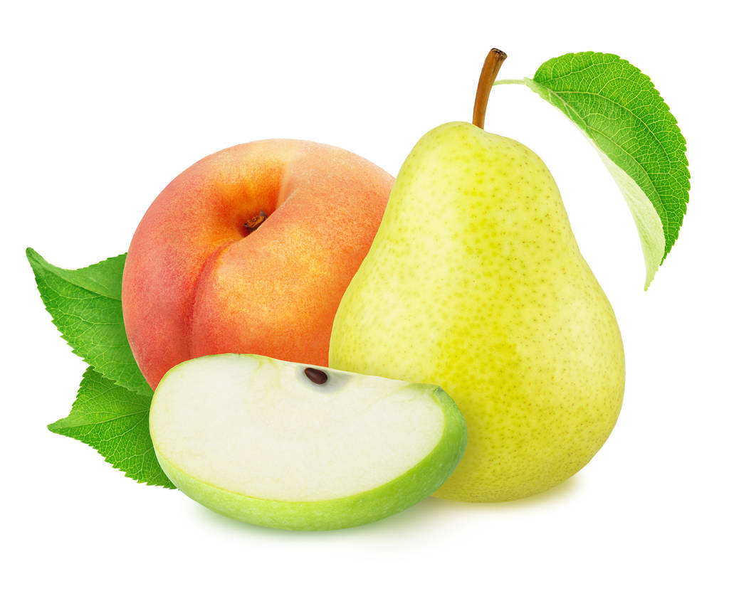 Samenstelling met hele en gesneden vruchten: appel, perzik en peer geïsoleerd op een witte ondergrond. - Foto, afbeelding