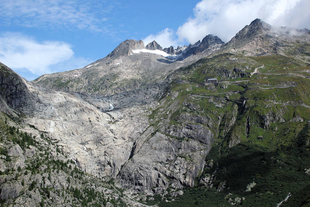 origen del rón en el valais, Suiza
 - Foto, imagen