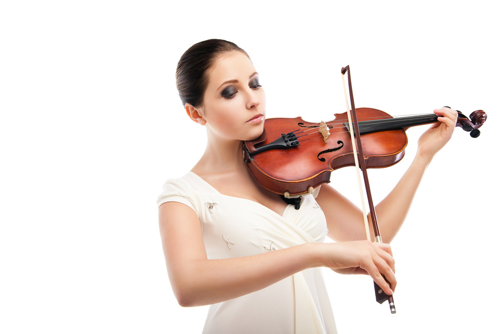 Красива молода жінка грає на скрипці над білим
 - Фото, зображення