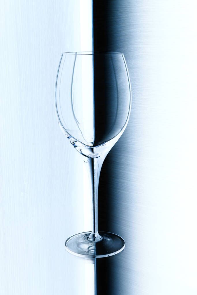 Bicchiere di vino illuminato astratto - Foto, immagini