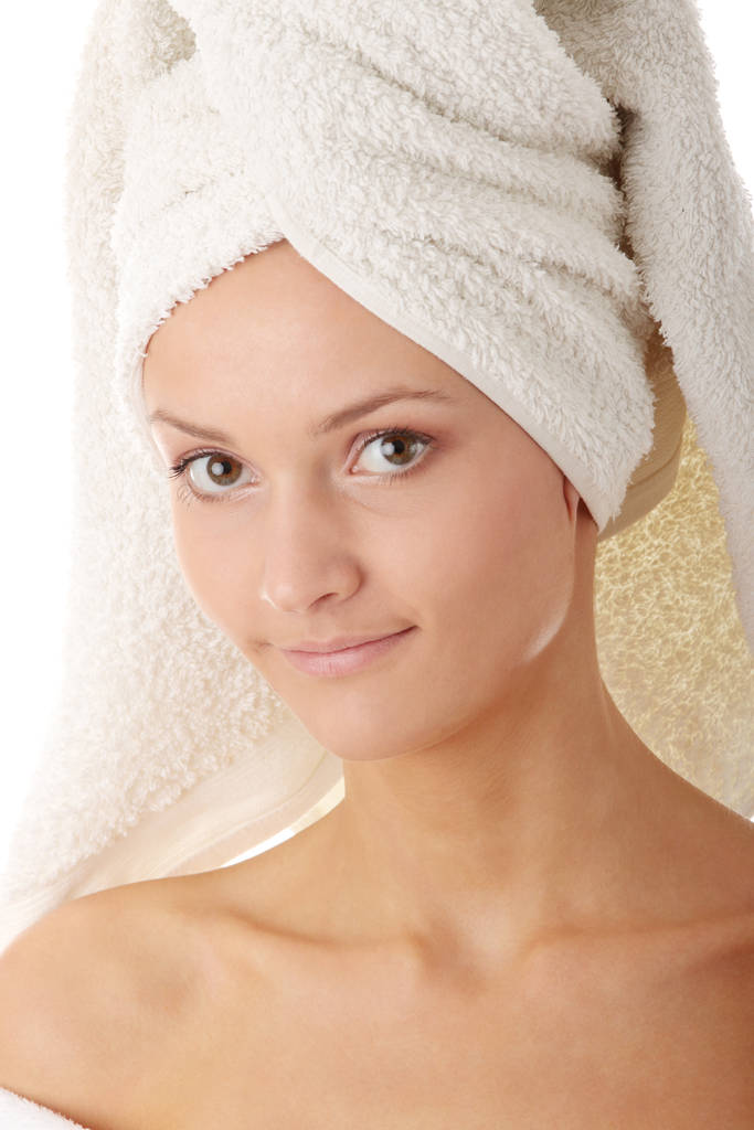 Релакс концепція: красива оголена жінка з м'якою шкірою у ванній
 - Фото, зображення