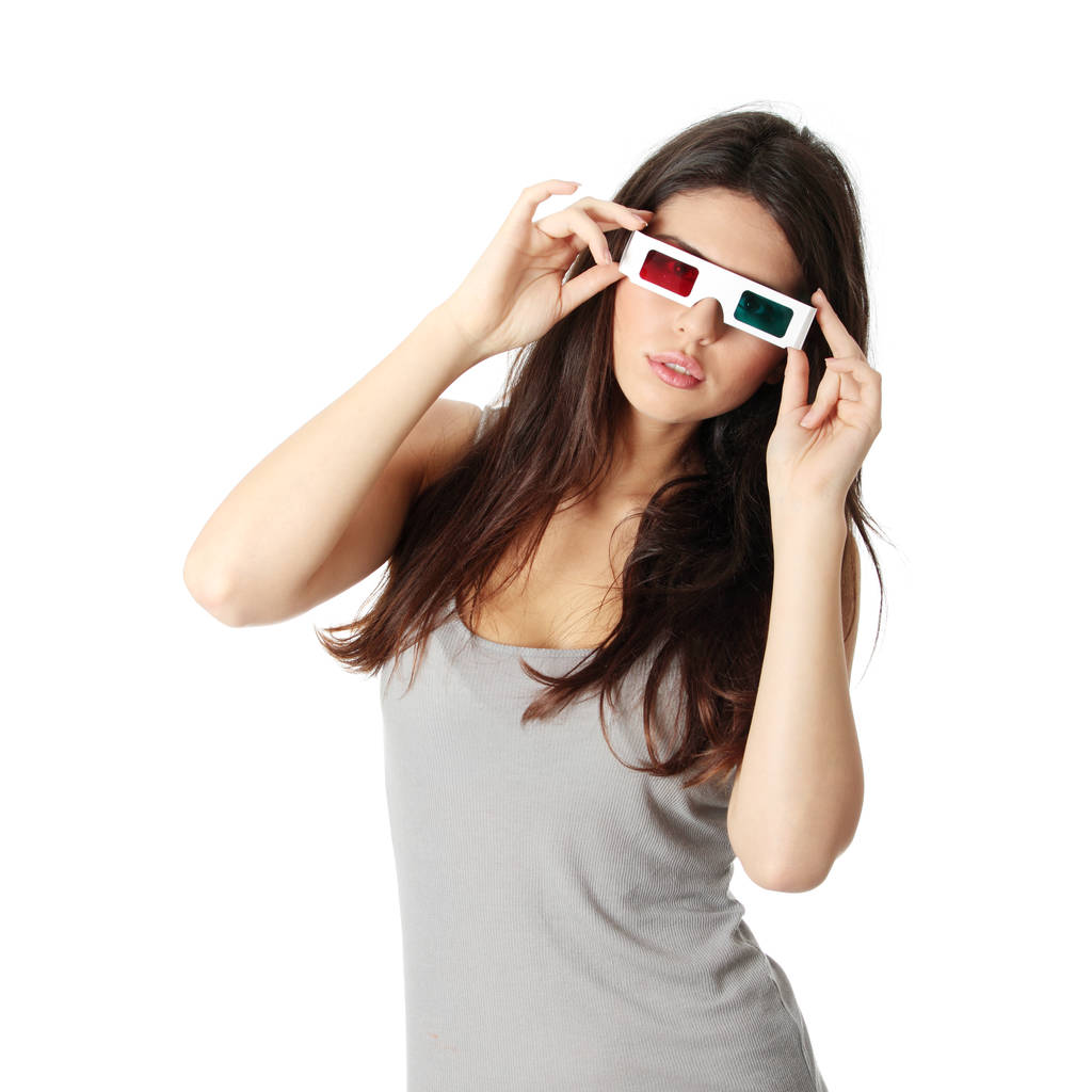 junge schöne Frau mit 3D-Brille, isoliert auf weiß - Foto, Bild