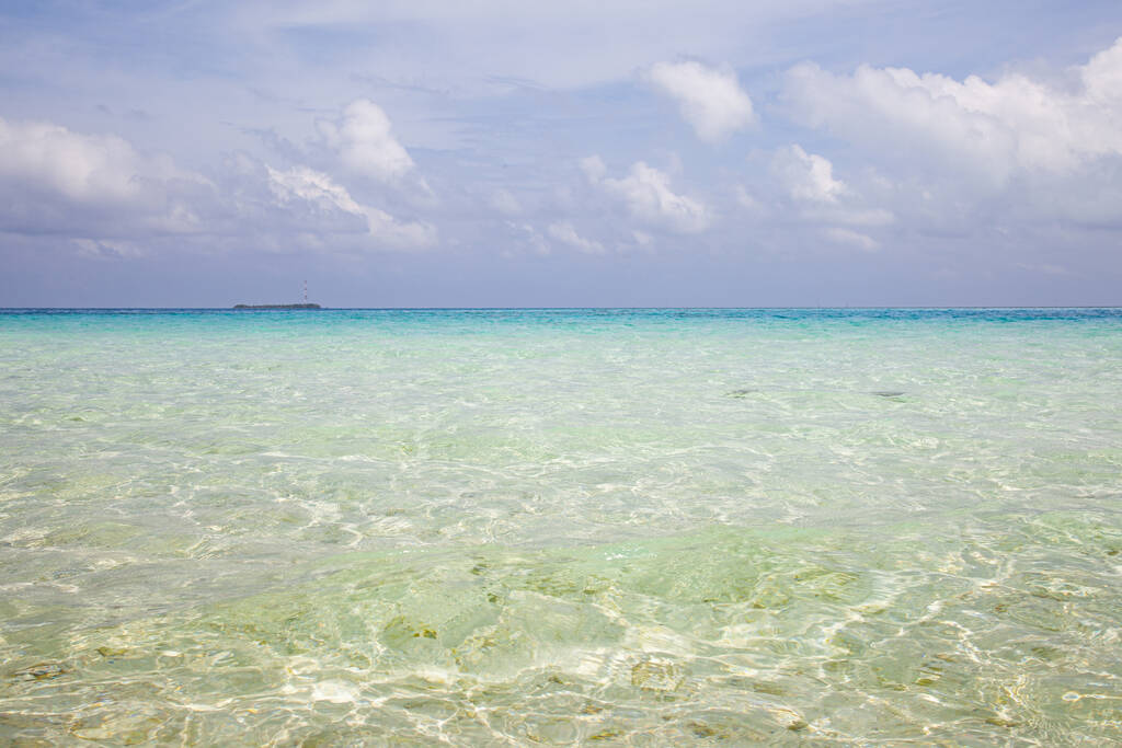 pohled na krásný oceán a modrý sk - Fotografie, Obrázek