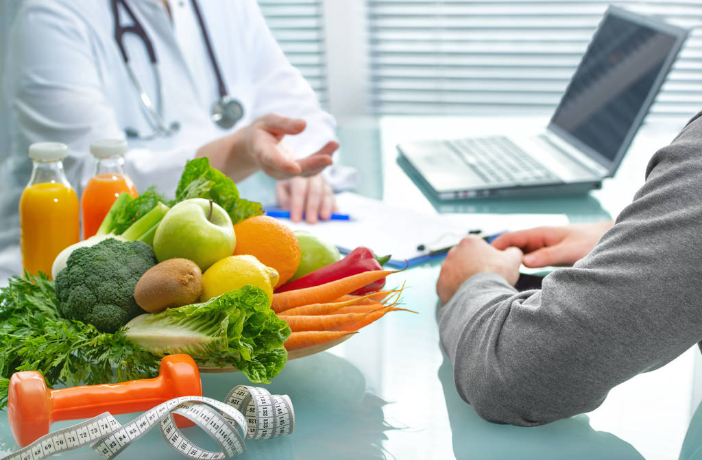 Táplálkozási konzultál a beteg az egészséges táplálkozás v - Fotó, kép