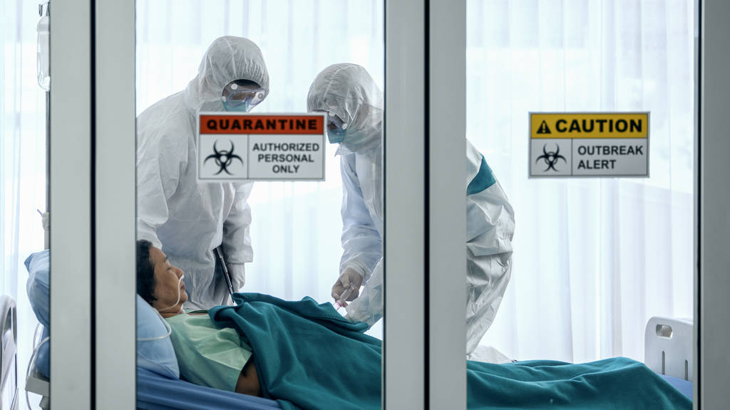Covid-19 hastası karantina odasında karantina altında yatıyor. - Fotoğraf, Görsel