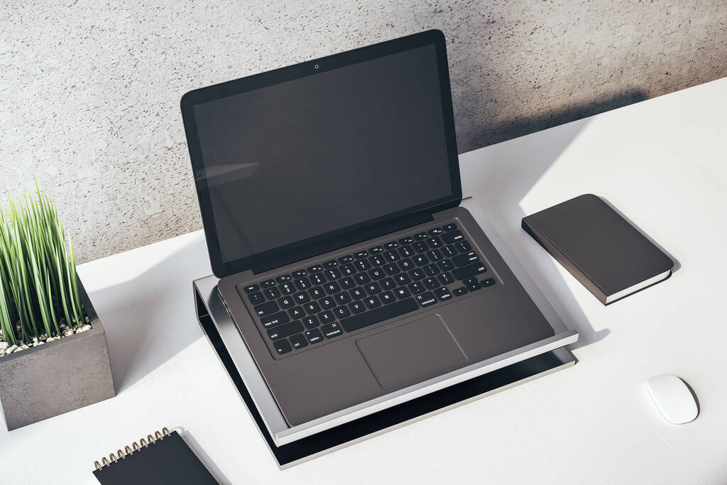 Vista superior escritório moderno e laptop com tela preta vazia na mesa. Conceito de local de trabalho e estilo de vida. Preparem-se, 3D Rendering
 - Foto, Imagem