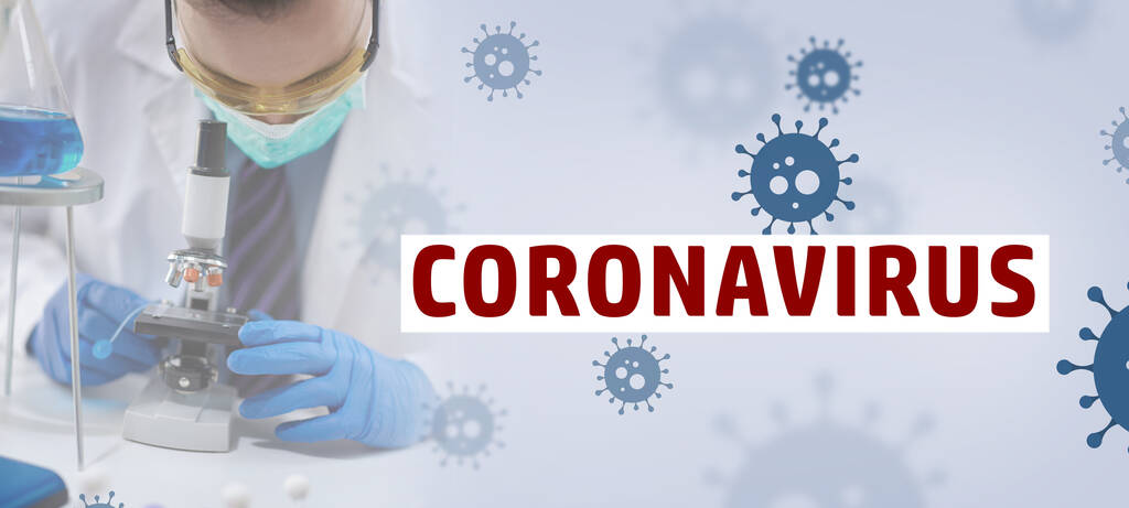 muž vědec s maskou dělá výzkum s mirkoskopem, a koronavirus s virem ilustrace a kopírovat prostor. Covid-19 globální koncepce pandemické chřipky. - Fotografie, Obrázek