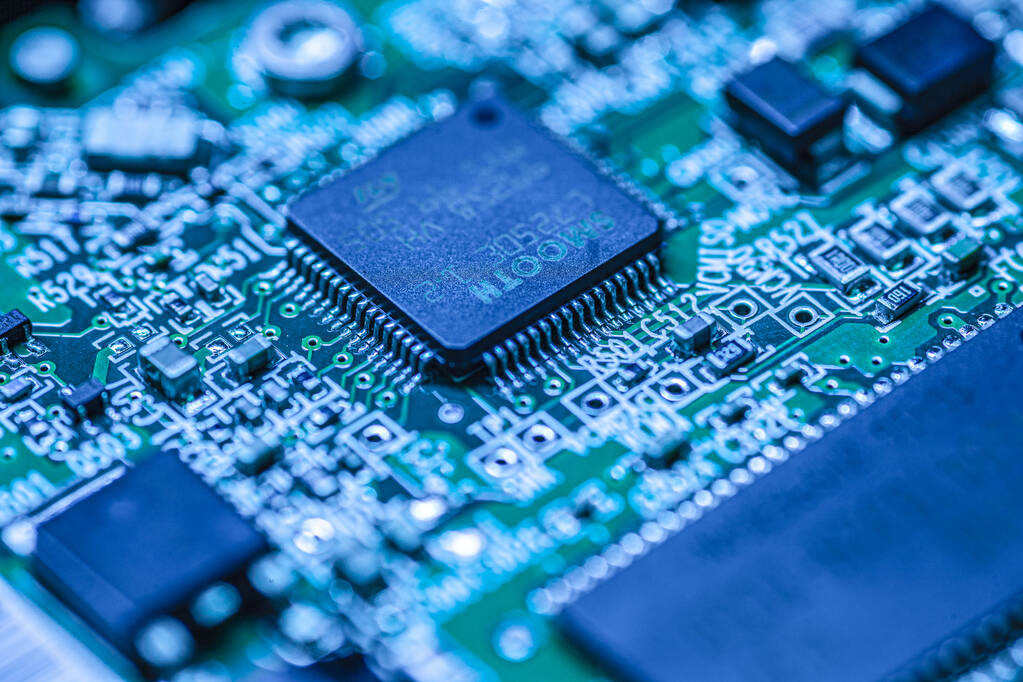Detalle de componentes electrónicos con construcción claramente visible y detalles funcionales del chip - Foto, imagen
