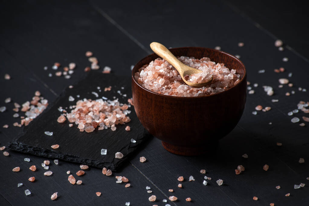 ヒマラヤ結晶塩。食品のコンセプト写真 - 写真・画像