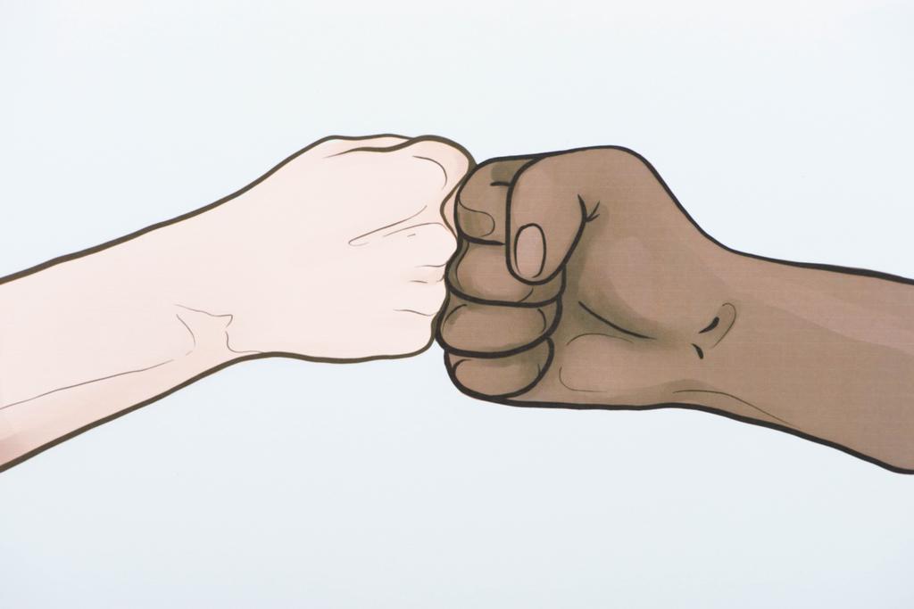 foto con las manos multiétnicas dibujadas haciendo golpe de puño
 - Foto, Imagen