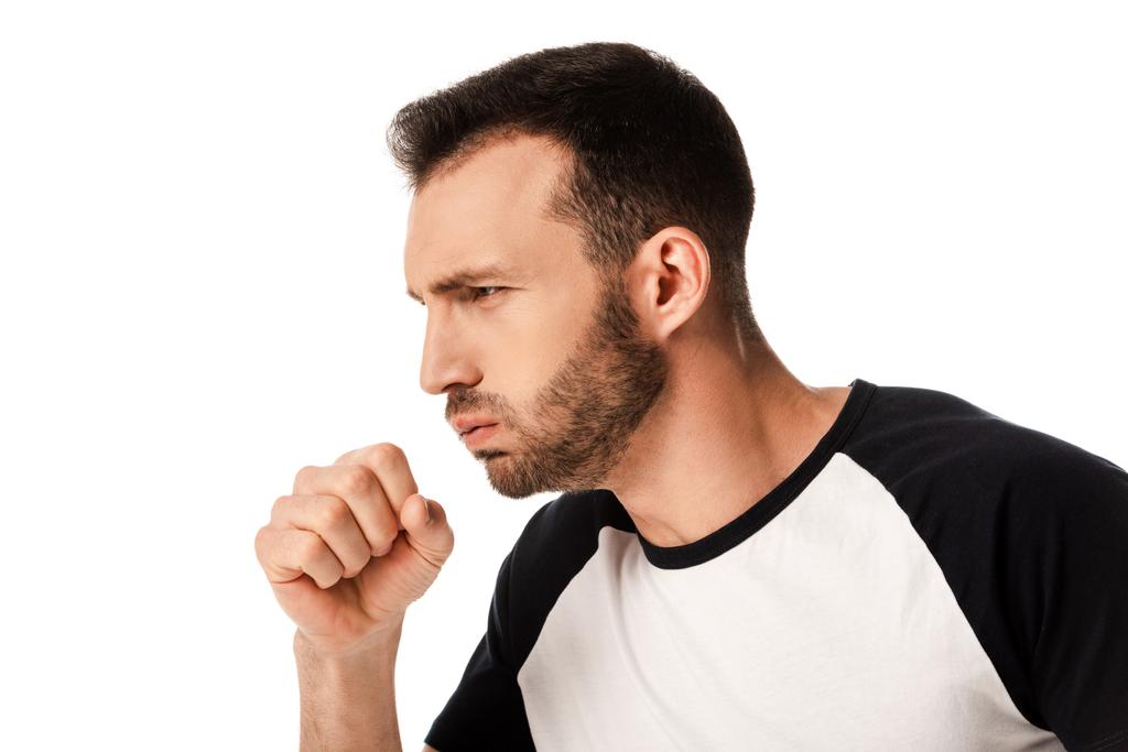 homem barbudo e doente tosse isolada no branco
  - Foto, Imagem