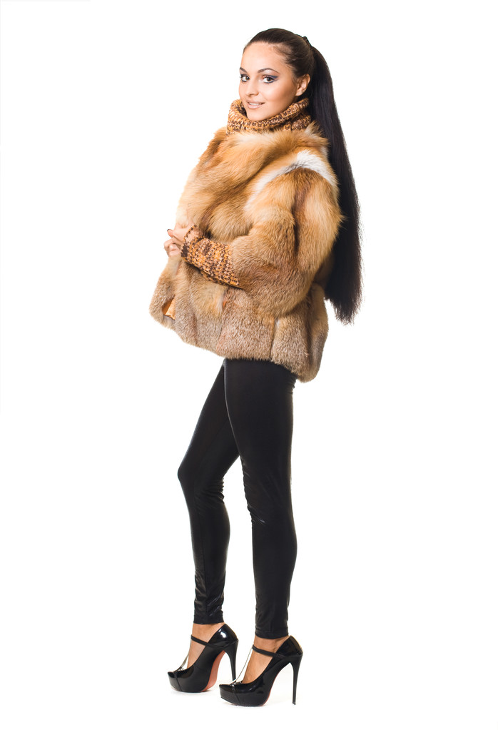 Mulher bonita em um casaco de peles
 - Foto, Imagem