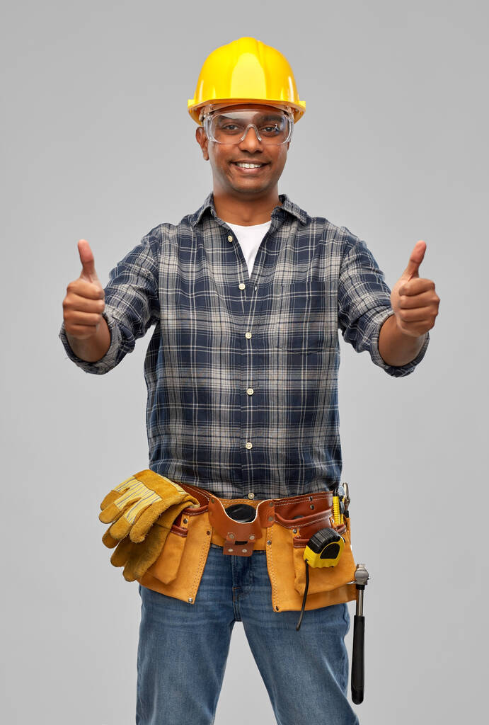 heureux indien travailleur ou constructeur montrant pouces vers le haut
 - Photo, image
